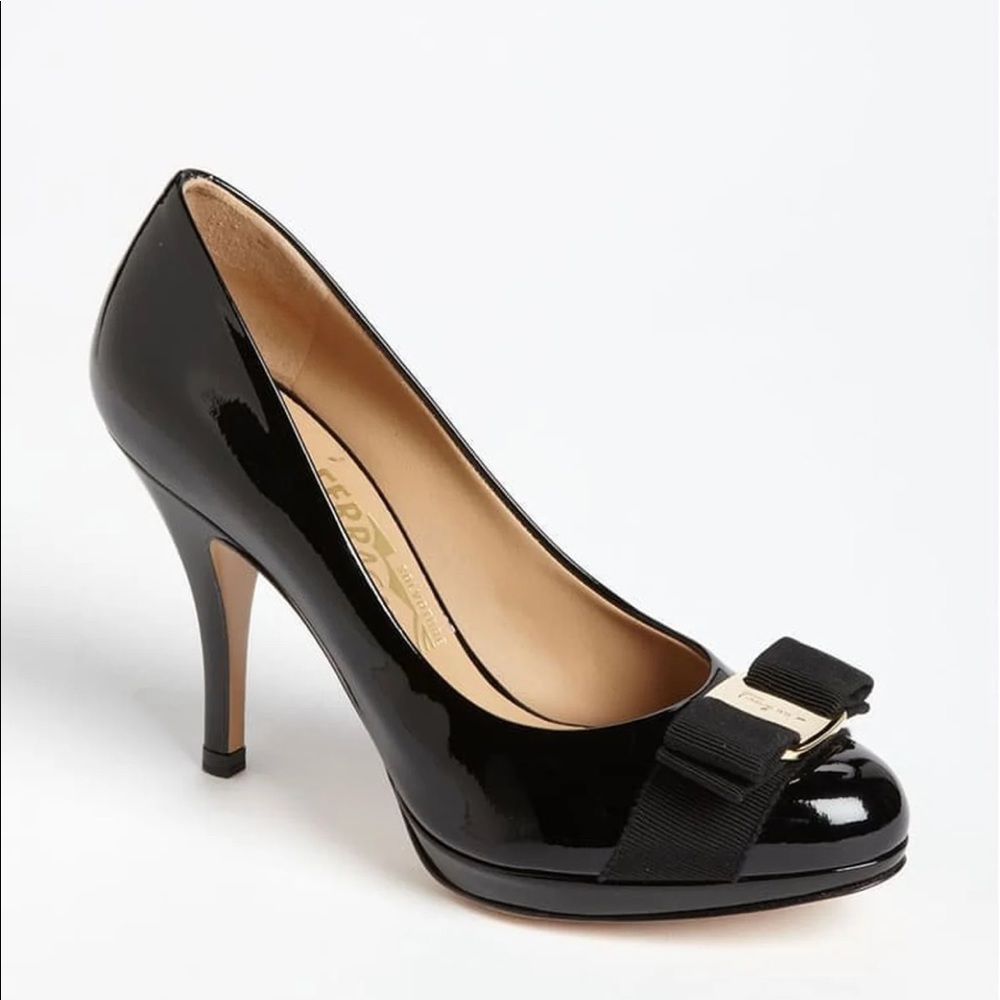 Salvatore Ferragamore Tina pump shoes 6.5 7